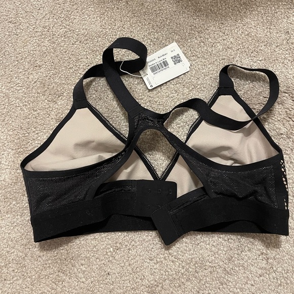 Lululemon sports bra - Picture 3 of 3